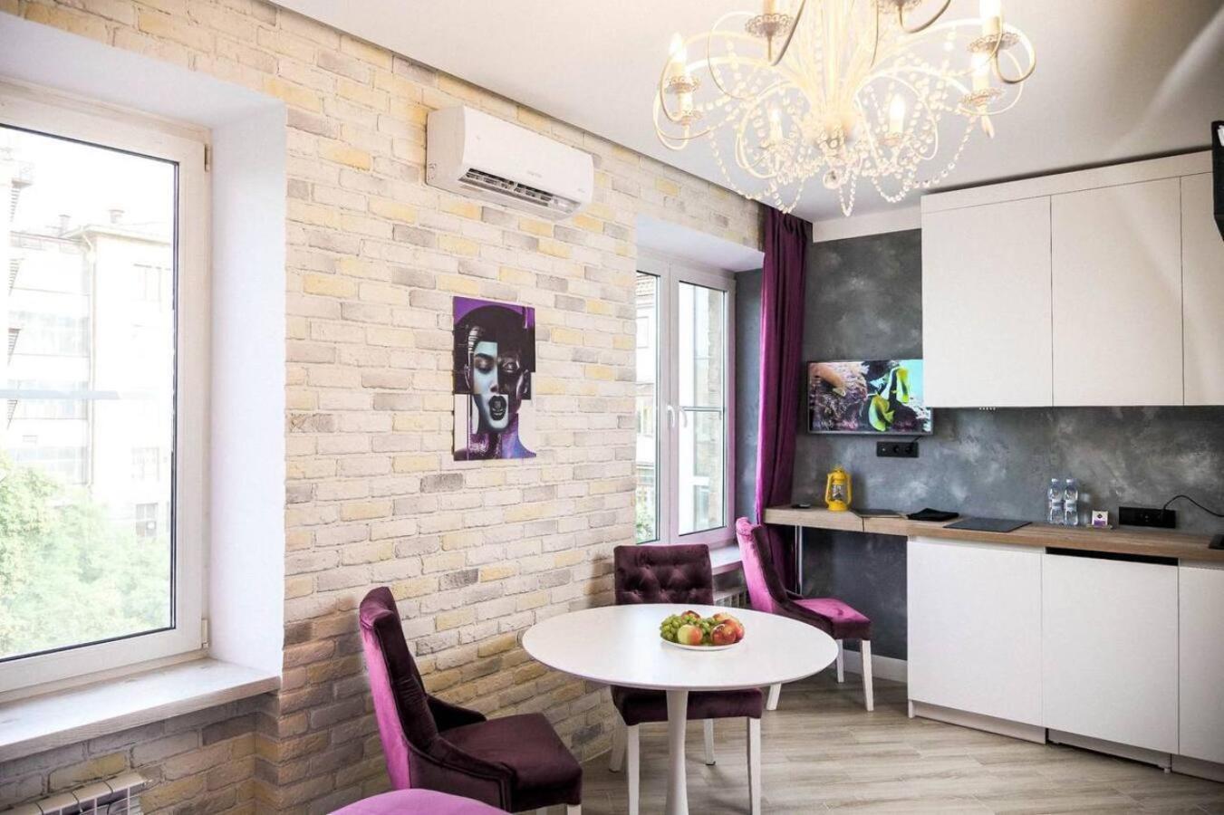 Freedom Apartments In City Center Kiev Exterior foto
